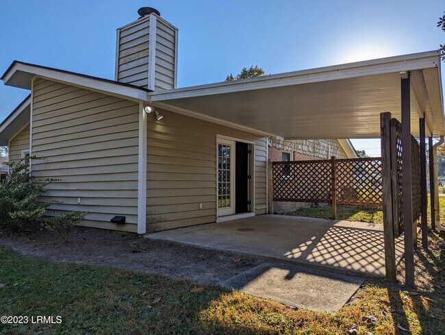 Building Photo - 611 Broad River Dr