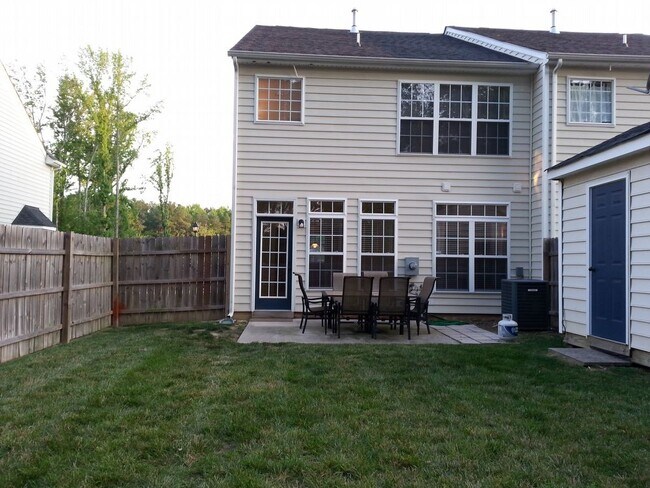 Building Photo - 7300 Willow Crossing Ter