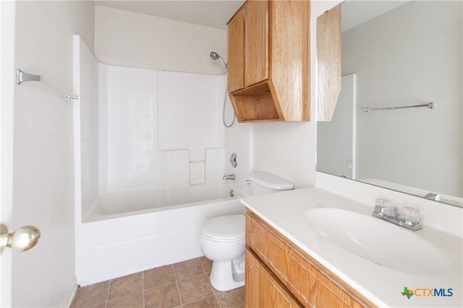 Building Photo - 4207 Primrose Dr