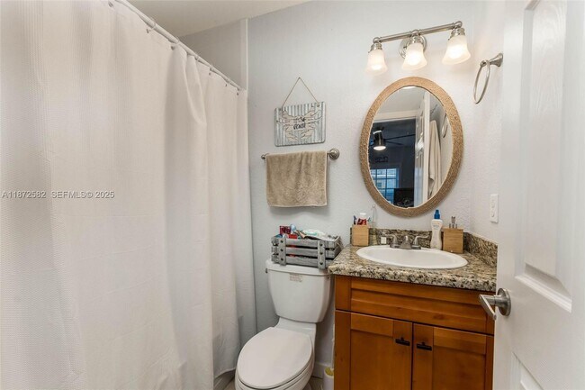 Building Photo - 325 Calusa St