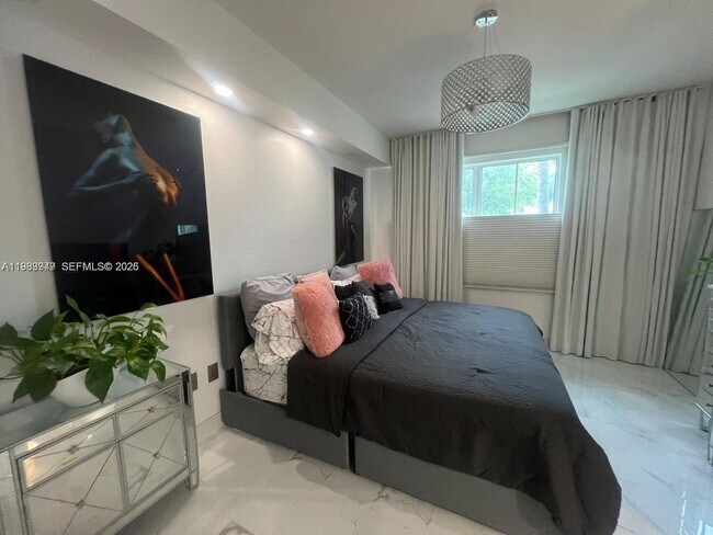 Building Photo - 11501 NW 89th St