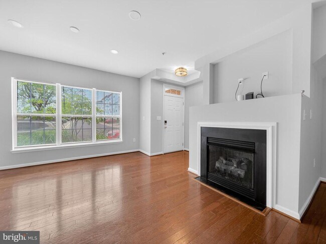 Building Photo - 6055 Wicker Ln