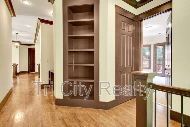 Building Photo - 250 Moss Creek Walk