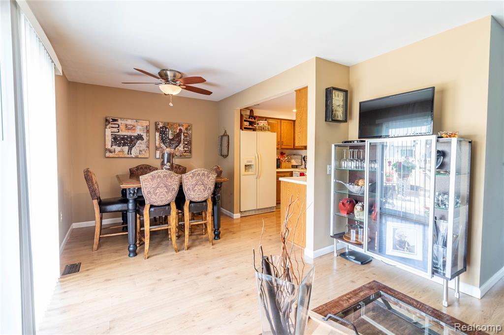 Building Photo - 24483 Bashian Dr