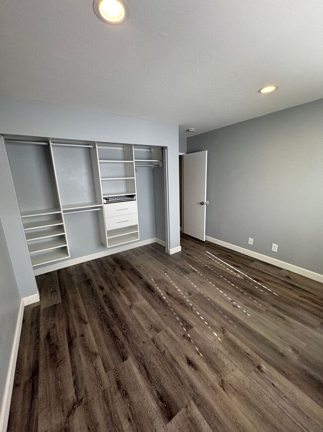 Building Photo - 25941 Montemar
