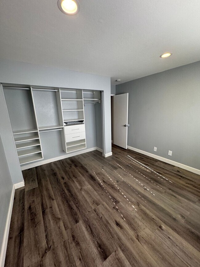 Building Photo - Great 2 Bedroom 2 bath - Villamira  Community, Laguna Niguel-In Unit Laundry Included