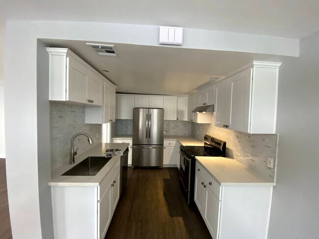 Building Photo - Coming Soon: Stylish 2-Bed Apartment with Underground Parking