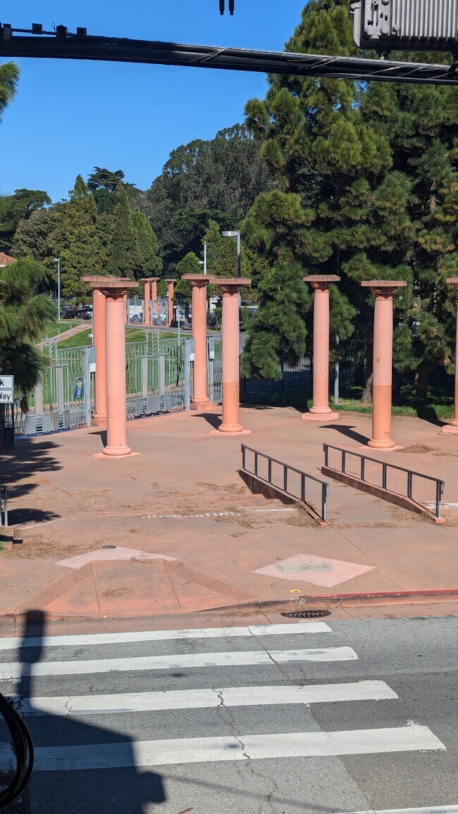 kezar track - 1201 Willard St