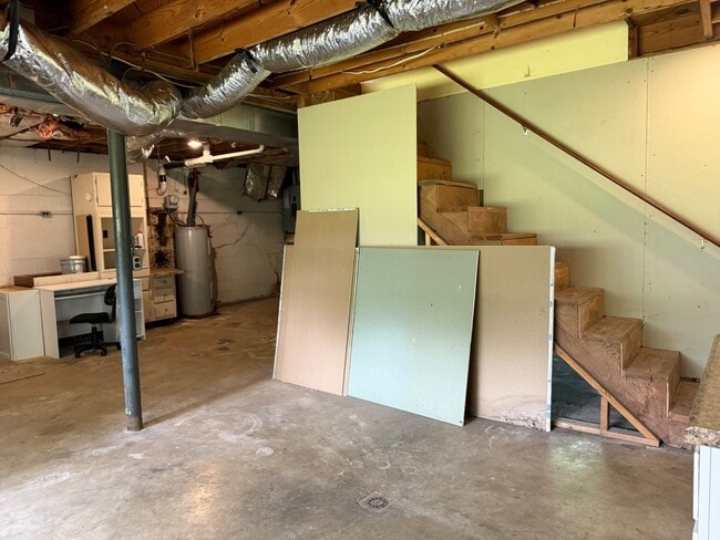 Building Photo - 118 Rhody Dr