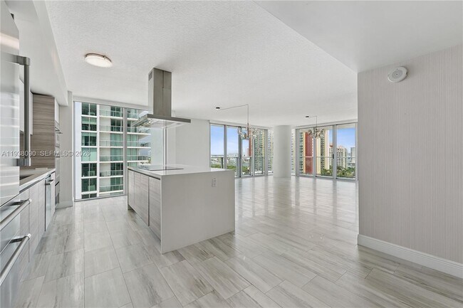 Building Photo - 300 Sunny Isles Blvd