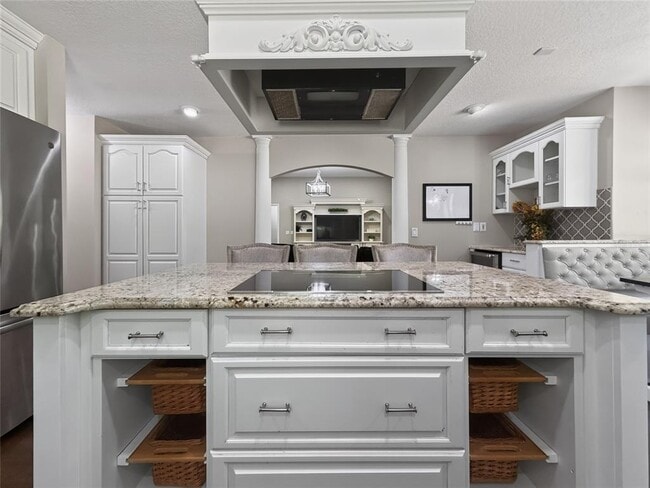 Building Photo - 33721 Spring Dr