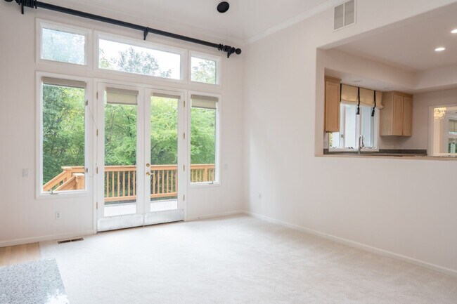 Building Photo - 4bd/3.75ba