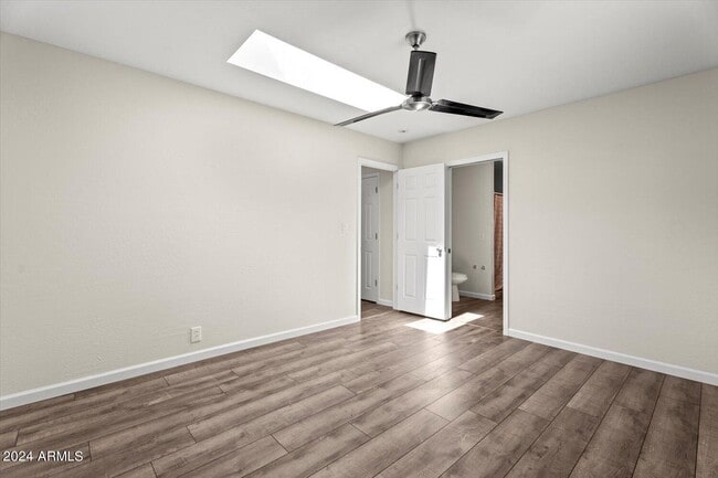 Building Photo - 1816 E Minnezona Ave