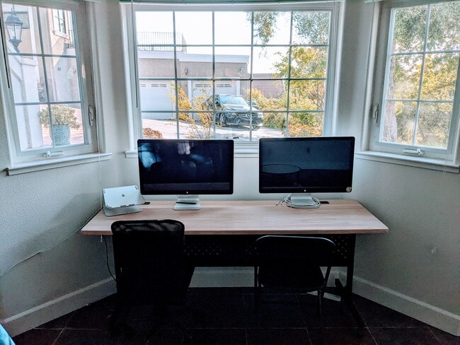 Furnished with work tables - 3480 Loes Way