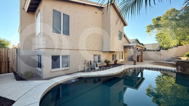 Building Photo - 2744 E Bighorn Ave