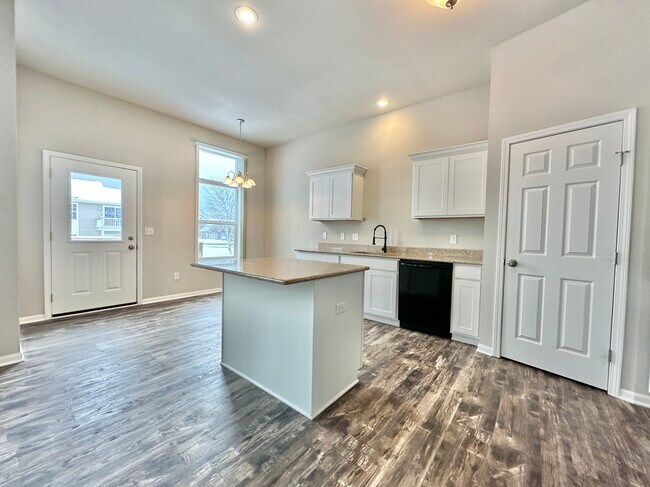 Building Photo - 2240 James Kelly Ln