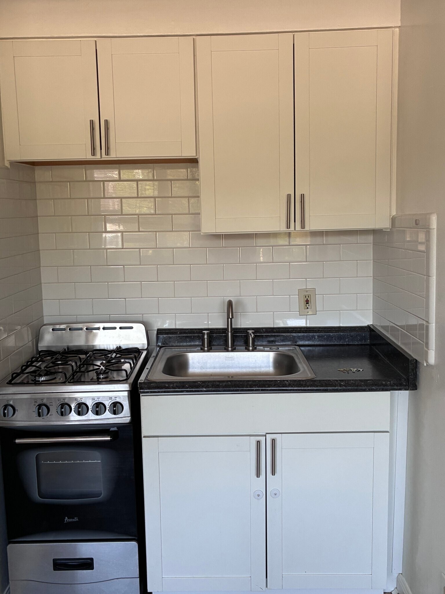 Building Photo - 801 Greenway Ct