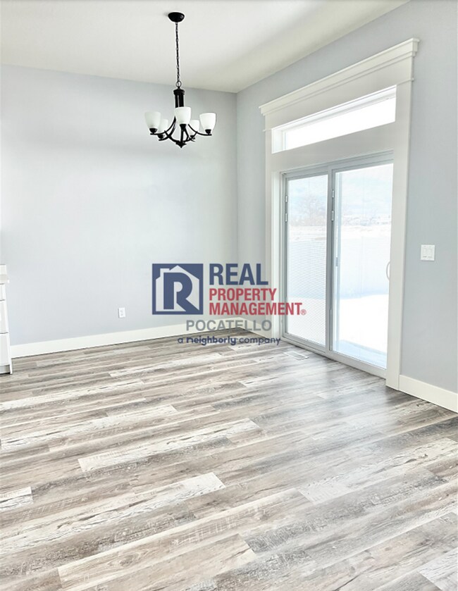 Building Photo - "AMAZING NEW HOME FOR RENT" 3 Bed 2 Bath - 2 Car Garage
