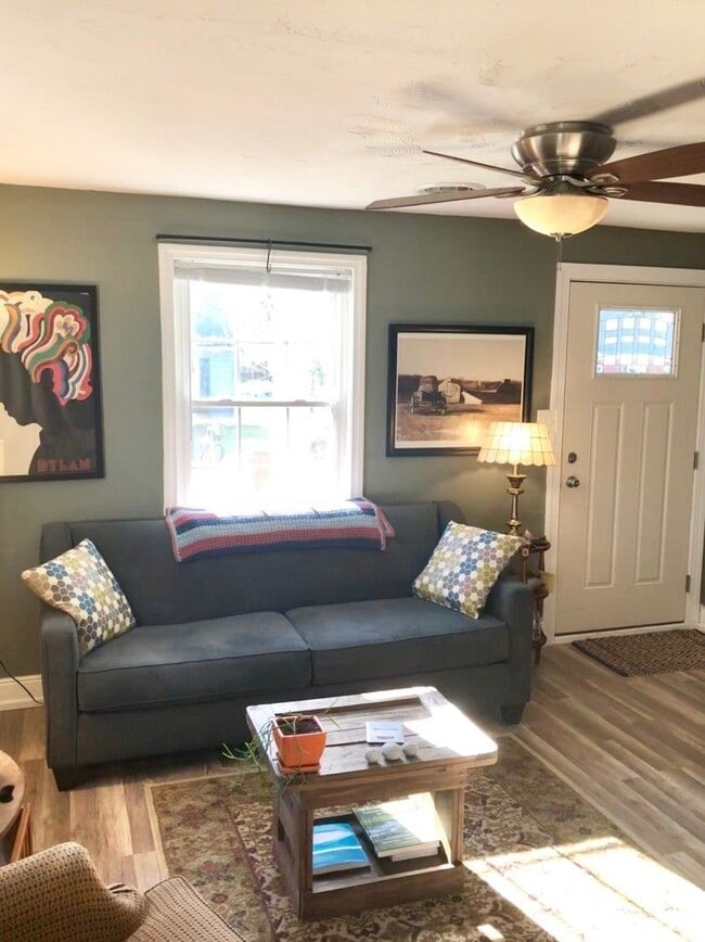 Building Photo - 1128 Sumpter St