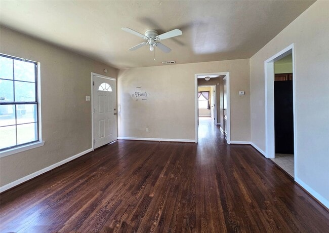 Building Photo - 12121 Hoblitzelle Dr