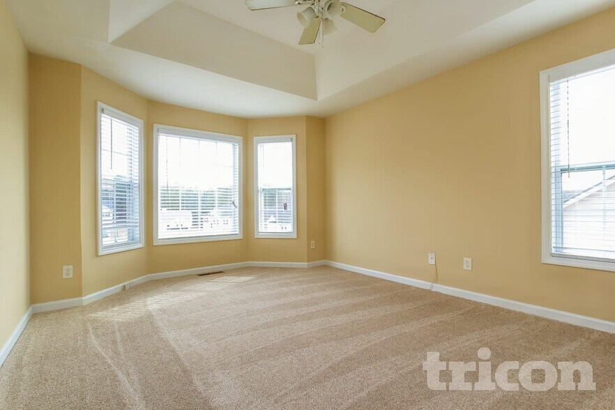 Building Photo - 6355 Queensdale Dr