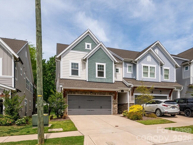 Building Photo - 1217 Drummond Ave