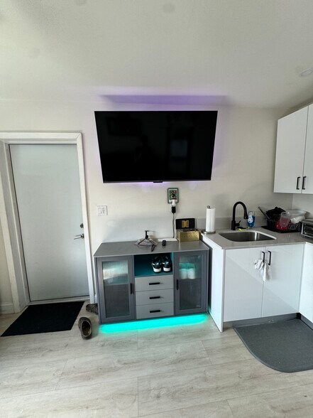 Kitchen/ entrance - 2161 NW 89th Ter