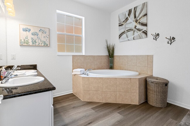 Building Photo - 4843 S Acree Point