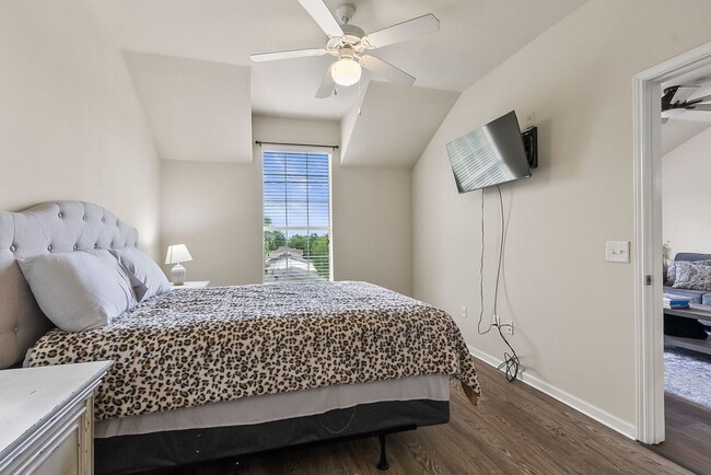 Building Photo - Midtown Village 2 Bed 2 Bath Condo! Available July!