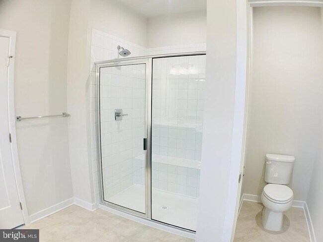 Building Photo - 11380 Willow Green Cir