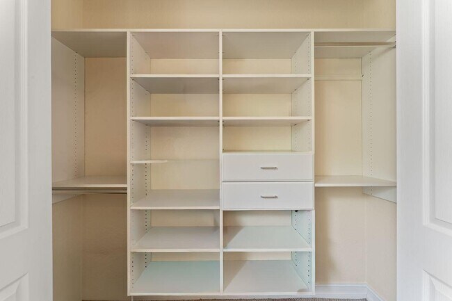 Building Photo - 8492 Breezy Oak Way