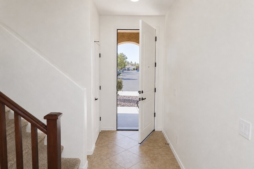 Building Photo - 1131 E Binner Dr