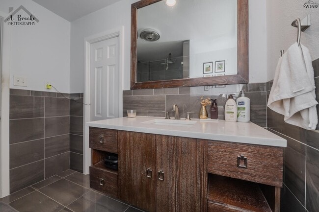 Building Photo - 4306 Briar Cliff Dr