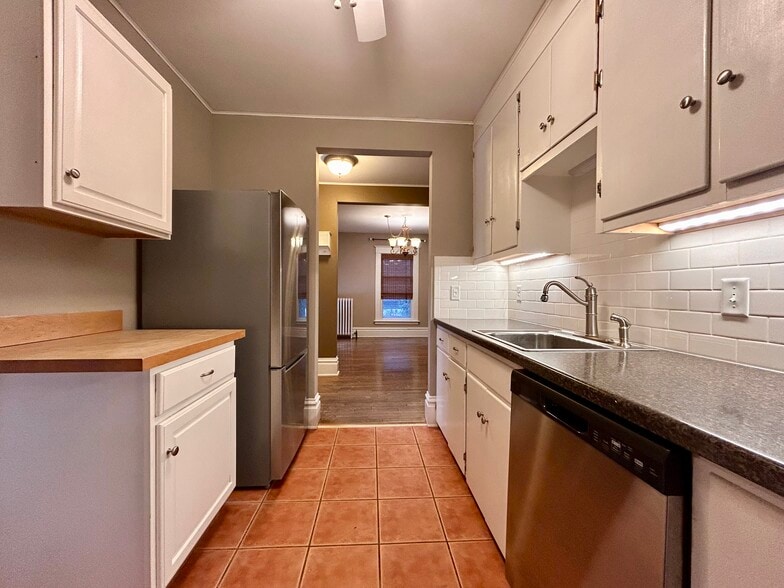 Building Photo - 320 Madison Ave SE