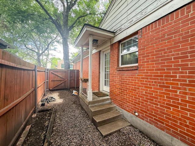 Building Photo - 3766 Park Ln