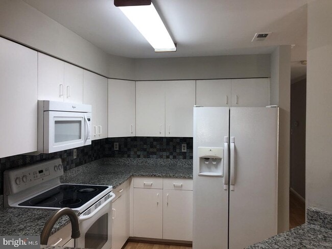 Building Photo - 7655 Stony Creek Ln
