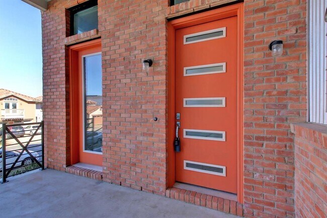 Building Photo - 6133 Seville Dr