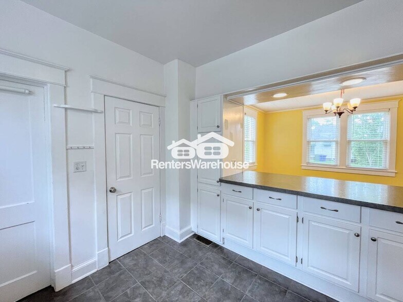 Building Photo - 3641 Nottaway St