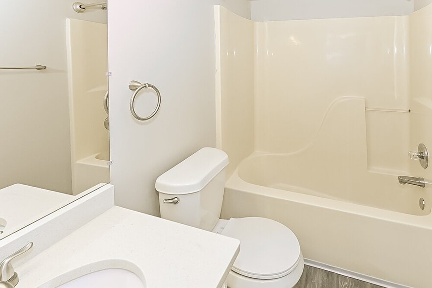 Building Photo - 7425 Black Oak Dr