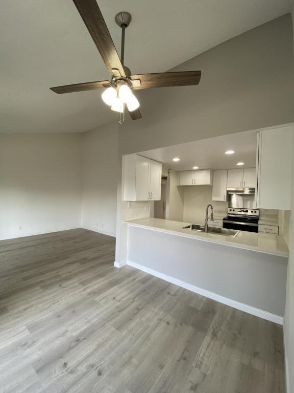 Building Photo - 160 N Richmont #D