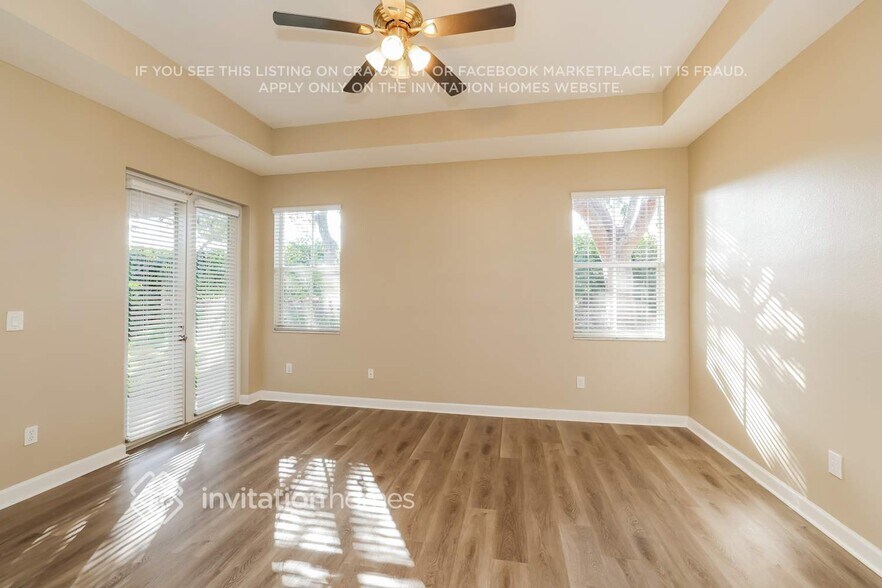 Building Photo - 10674 Old Hammock Wy