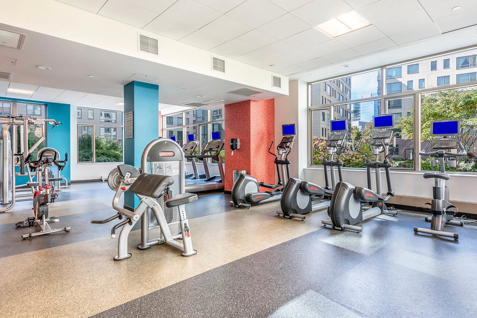 Building Photo - 303 Third Street-SI FL1-ID387