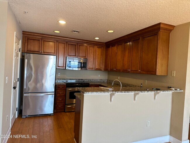 Building Photo - 1478 Riverplace Blvd