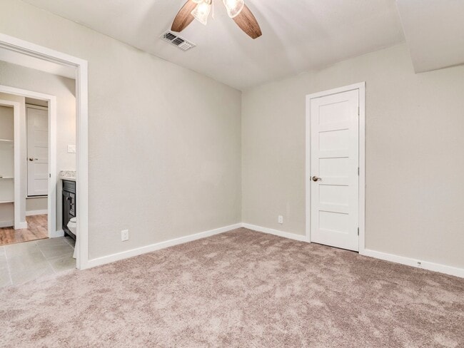 Building Photo - Fully Remodeled 4BR Home in East Austin – Modern Upgrades & Spacious Yard