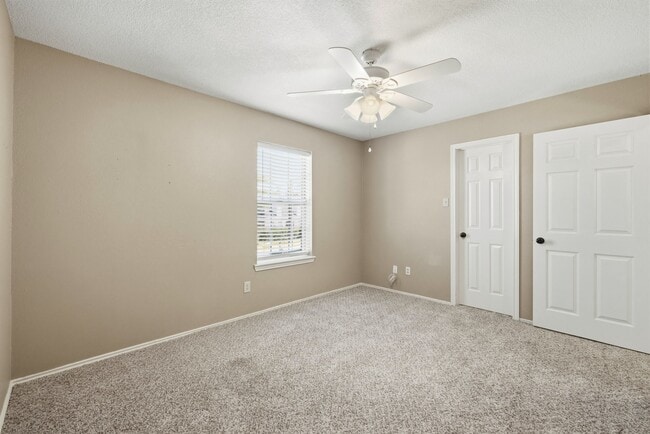 Building Photo - 6734 Flowermound Dr