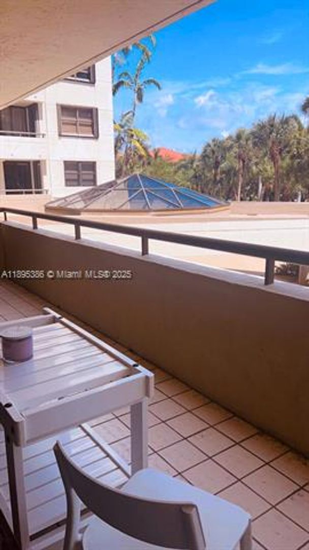 Building Photo - 170 Ocean Ln Dr