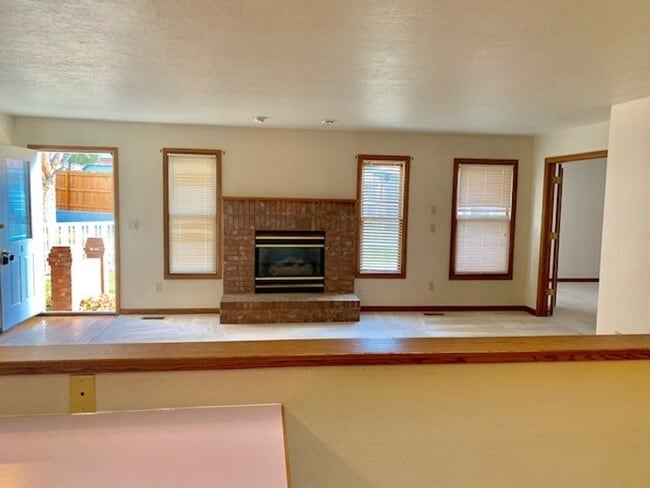 Building Photo - 1025 49th Ave Ct