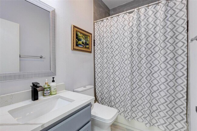 Building Photo - 7510 Lazy Creek Dr