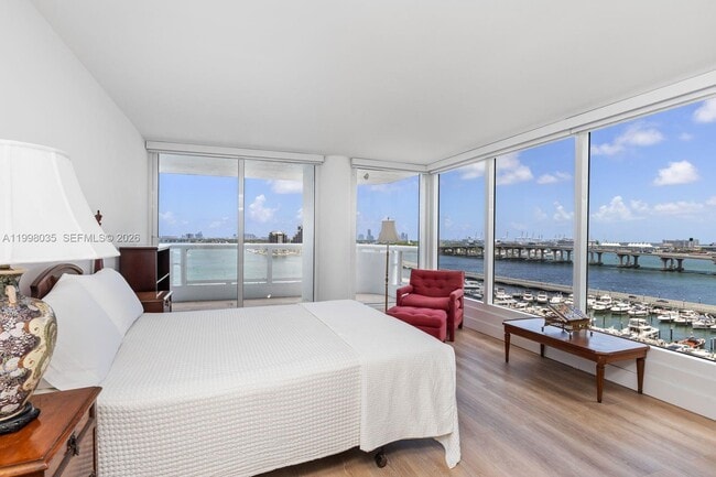 Building Photo - 1717 N Bayshore Dr