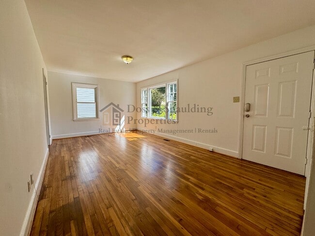 Building Photo - 1617 Roseland St